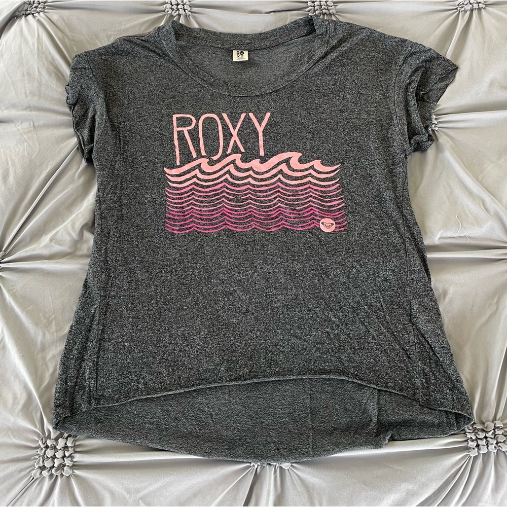 Roxy T-shirt. Size Large. Unique cut bottom and sleeves.